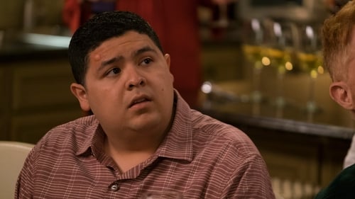 movies/2024-09-05/modern-family-1EKXxNgYAvMkYJKBEAgUthJvEJs.jpg