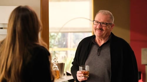 movies/2024-09-05/modern-family-bQjFrIpff6cCIeQ63GMpoORTabk.jpg