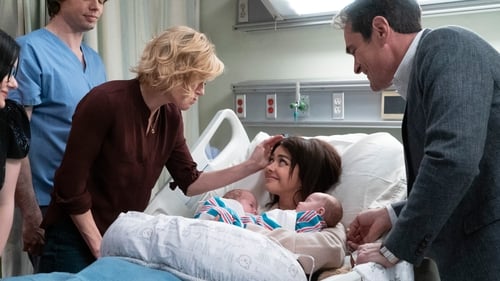 movies/2024-09-05/modern-family-cOybpCX9B5X6ILaqGOMBh1kUy5o.jpg