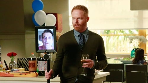 movies/2024-09-05/modern-family-iwm20Op1ytjFfY89pqqPUEJYxhw.jpg