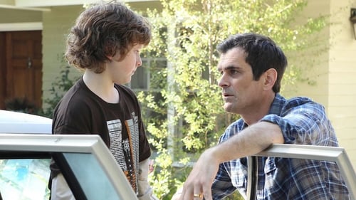 movies/2024-09-05/modern-family-lIiVH7jOWEALOv4XuAzPITiMR9x.jpg