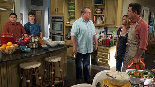 movies/2024-09-05/modern-family-q5If3v5ZXovGwJV0C14tV6mwgiC.jpg