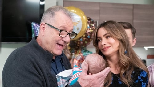 movies/2024-09-05/modern-family-tLgjJyXSxa2GZQ58rKesGAzbUze.jpg