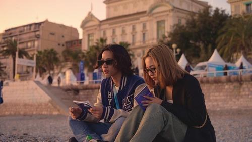 movies/2025-03-11/offline-love-p1zhQN3s5JkqGB2tZEve2ET47Zt.jpg