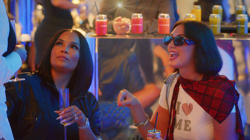 movies/2025-03-11/wags-to-riches-c03FSvhCGPG8ruDR3lcQSyxcwPF.jpg