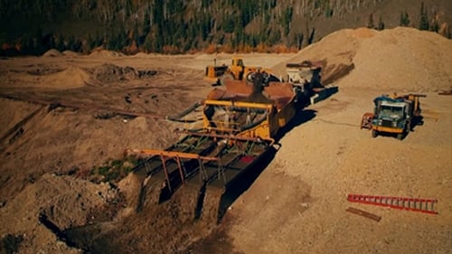 movies/2025-03-14/gold-rush-mlwZG9bw3iVZOZbRzfjMZZQ7YwB.jpg